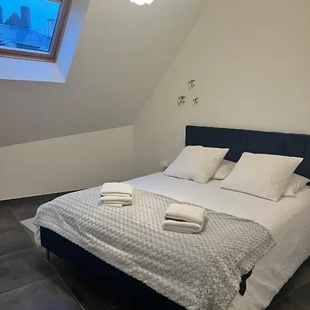 Les Du Colonel Apartment *